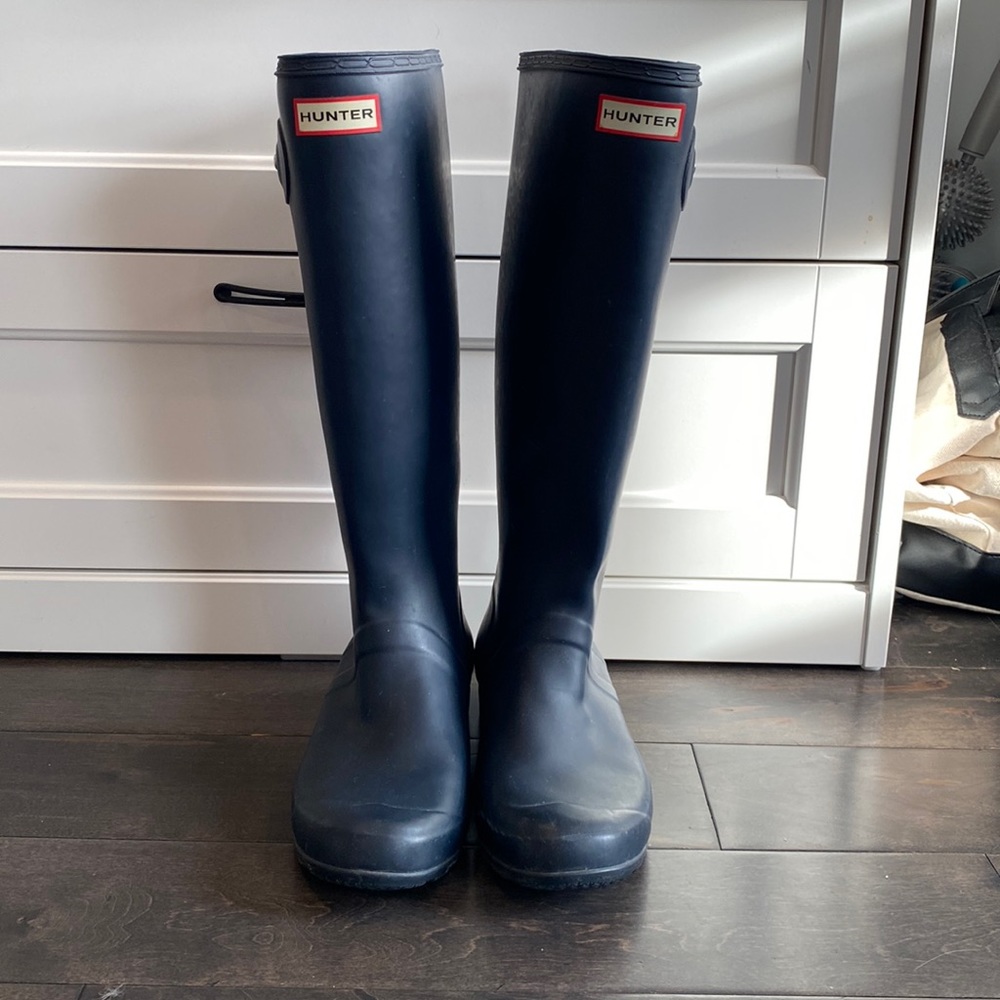 Tall Hunter Rain Boots | Matte Navy Blue | Women’s Size 9